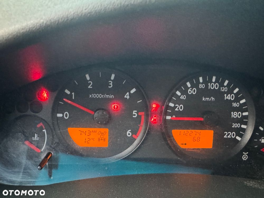 Nissan Navara 2.5 D XE - 12