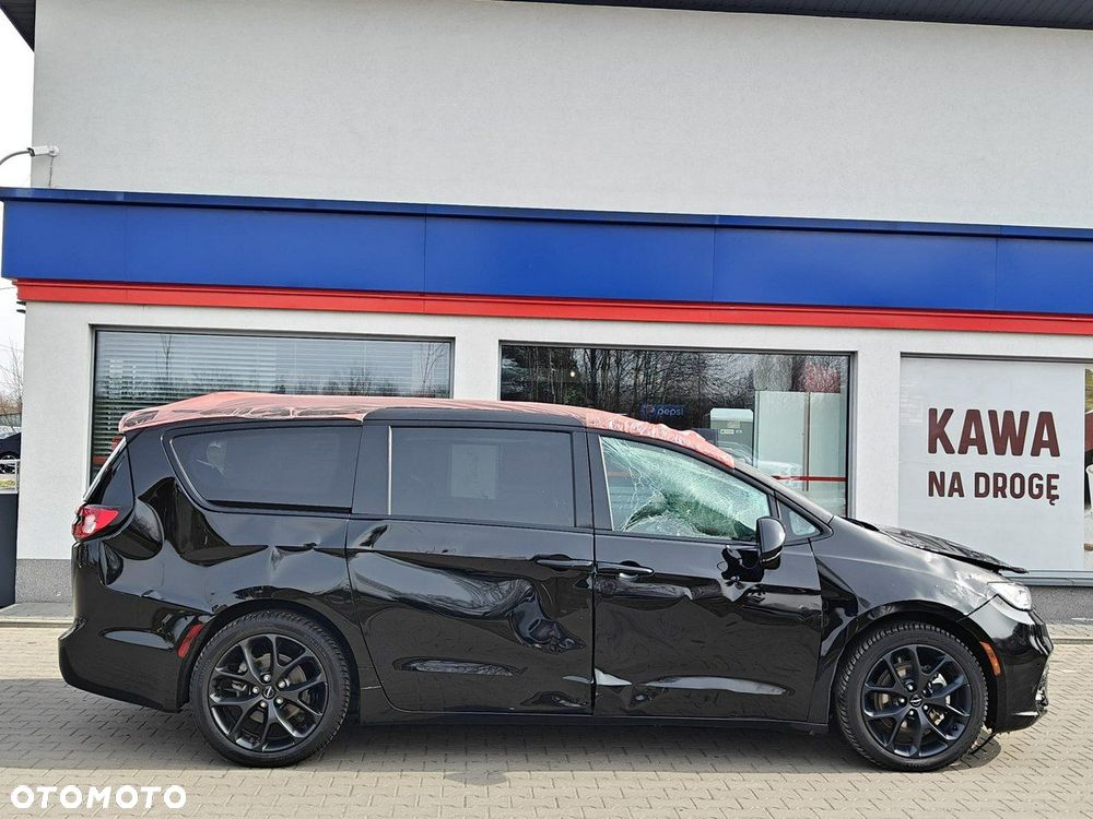 Chrysler Pacifica - 4