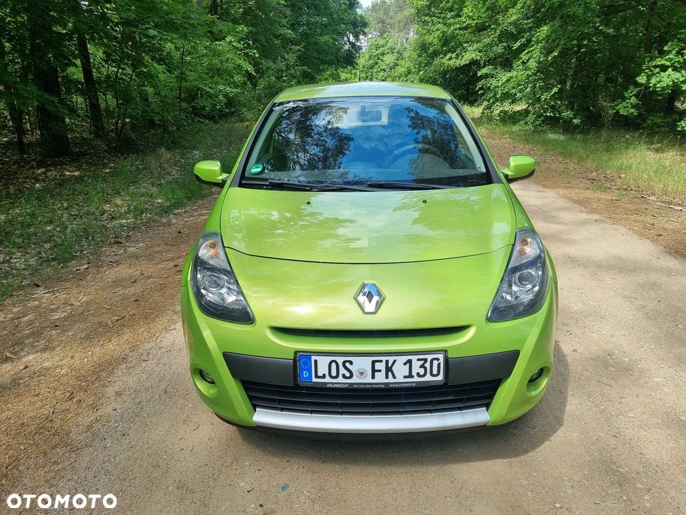 Renault Clio 1.2 16V Emotion - 9