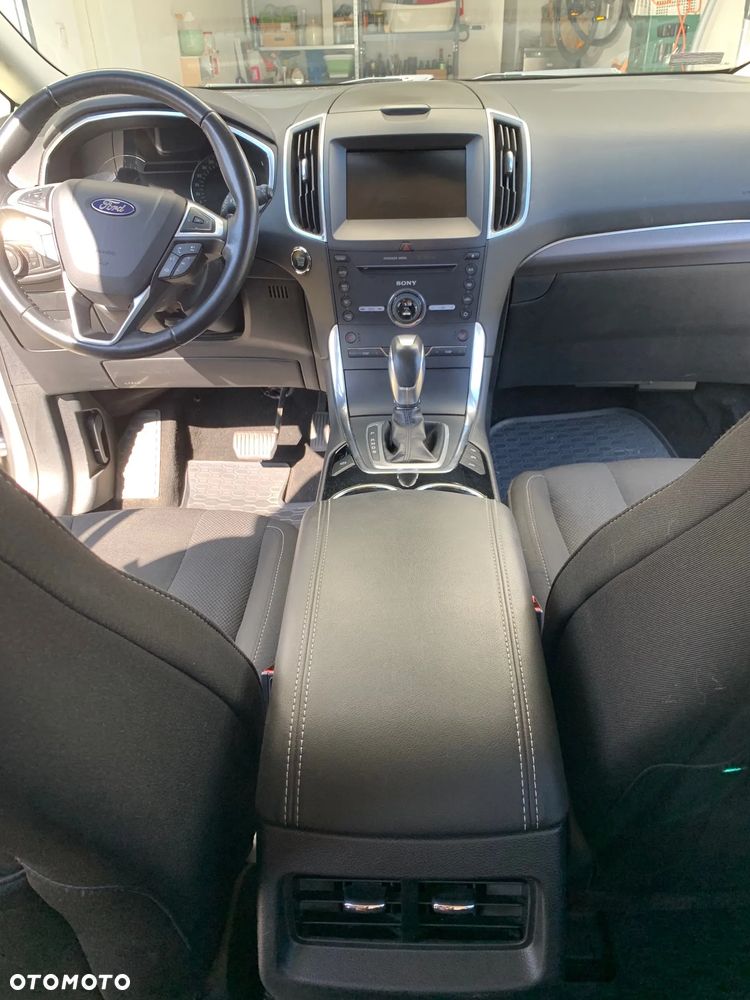Ford S-Max - 21
