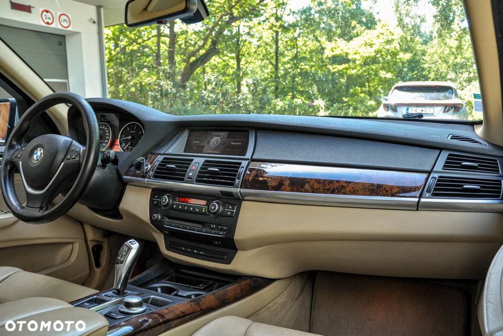 BMW X5 xDrive35d - 10