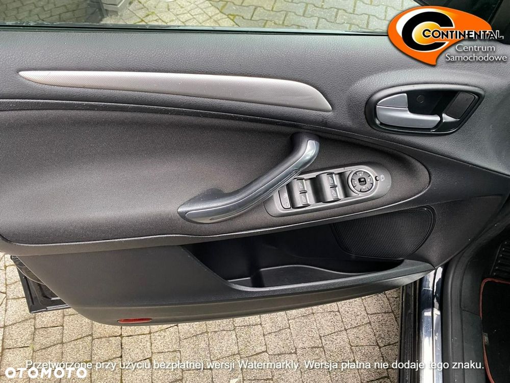 Ford S-Max - 17