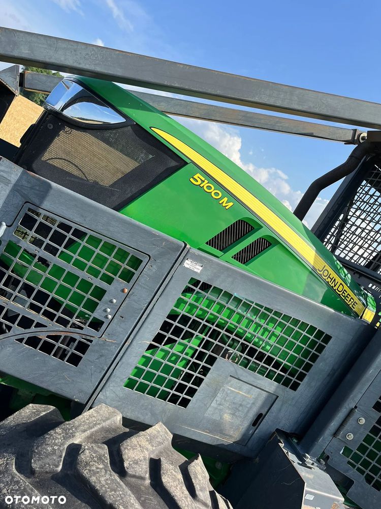 John Deere 5100M - 12