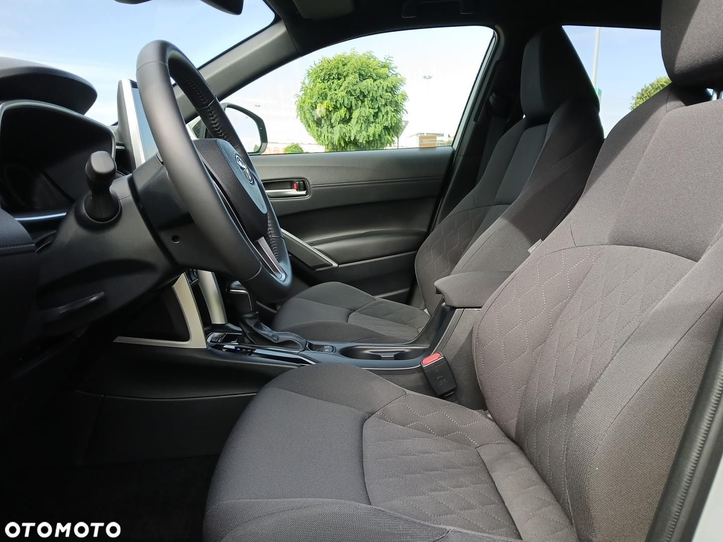 Toyota Corolla Cross - 18