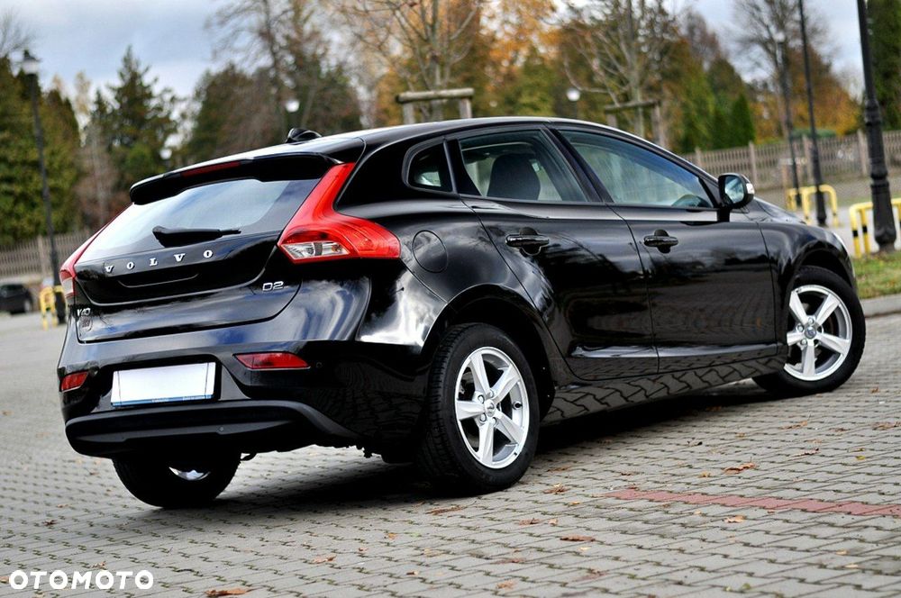 Volvo V40 D2 Drive-E Momentum - 32
