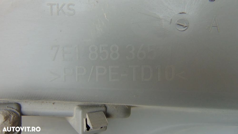 Rama centrala panou bord VW T5 facelift an 2009-2015 cod 7e1858365 - 5