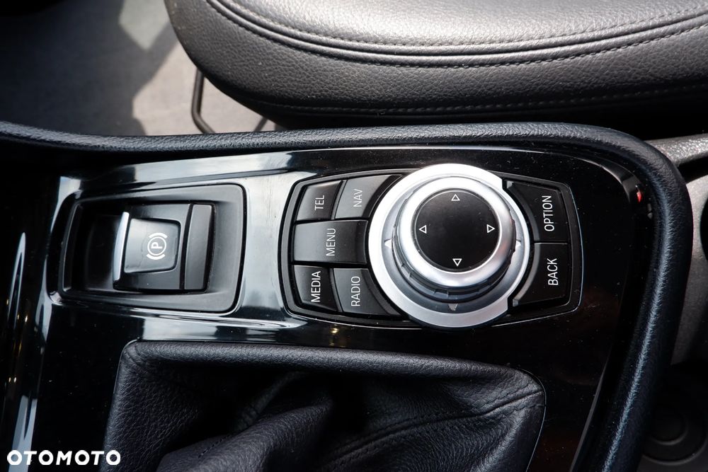 BMW Seria 2 216d Advantage - 23