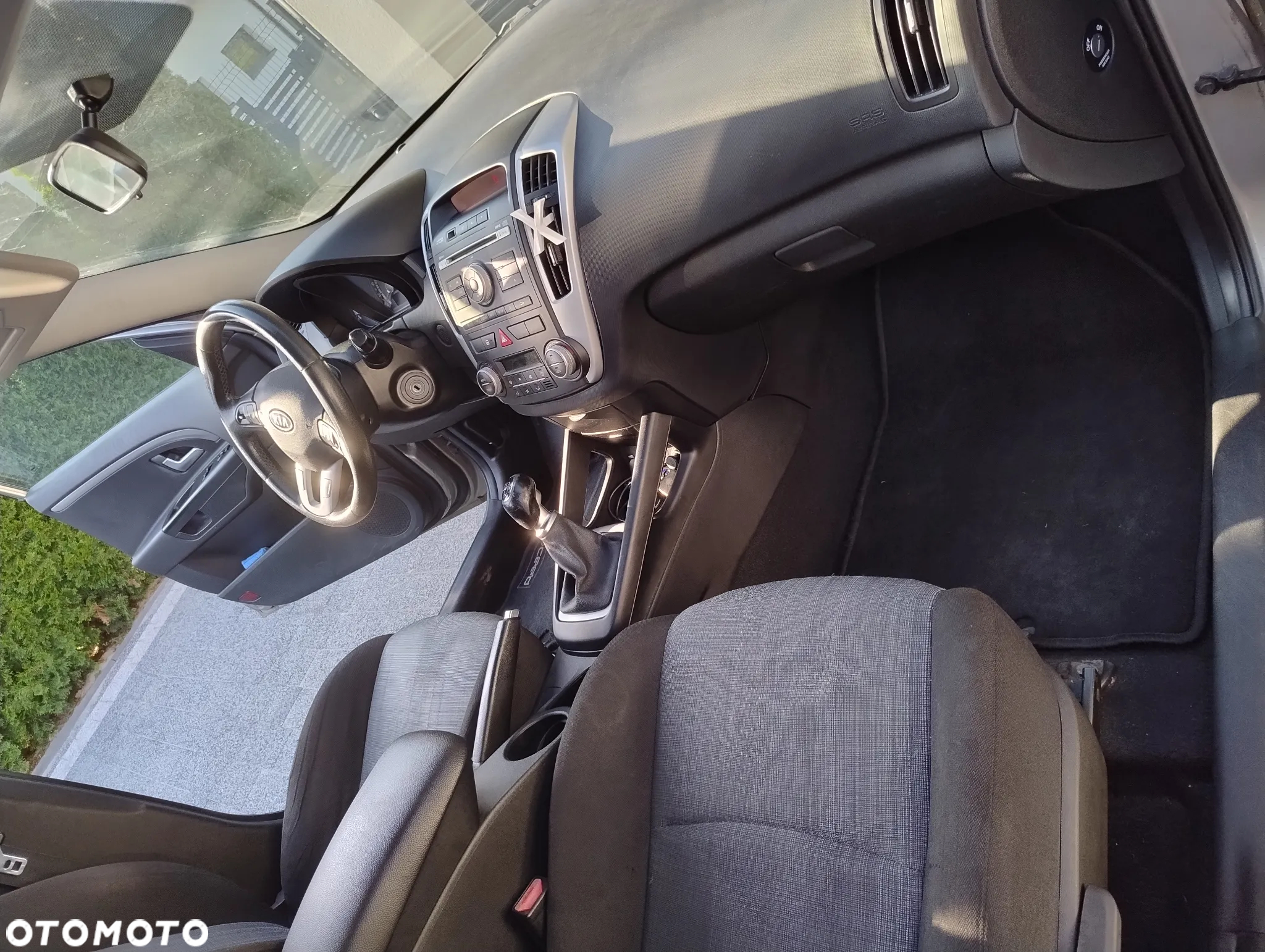Kia Ceed - 12