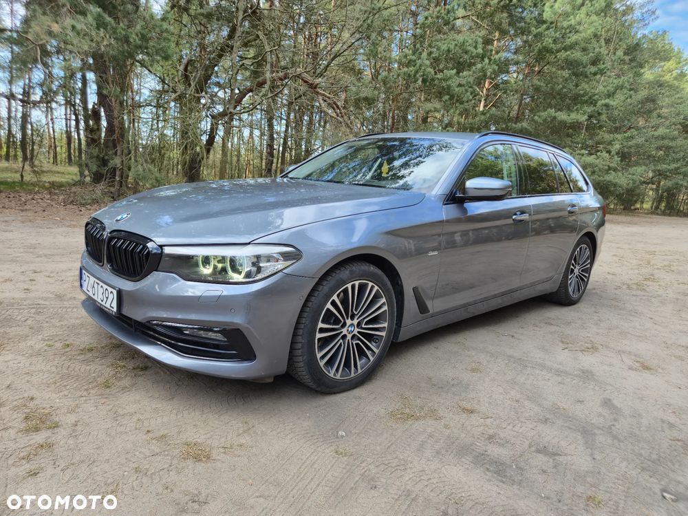 BMW Seria 5 520d Sport Line - 2
