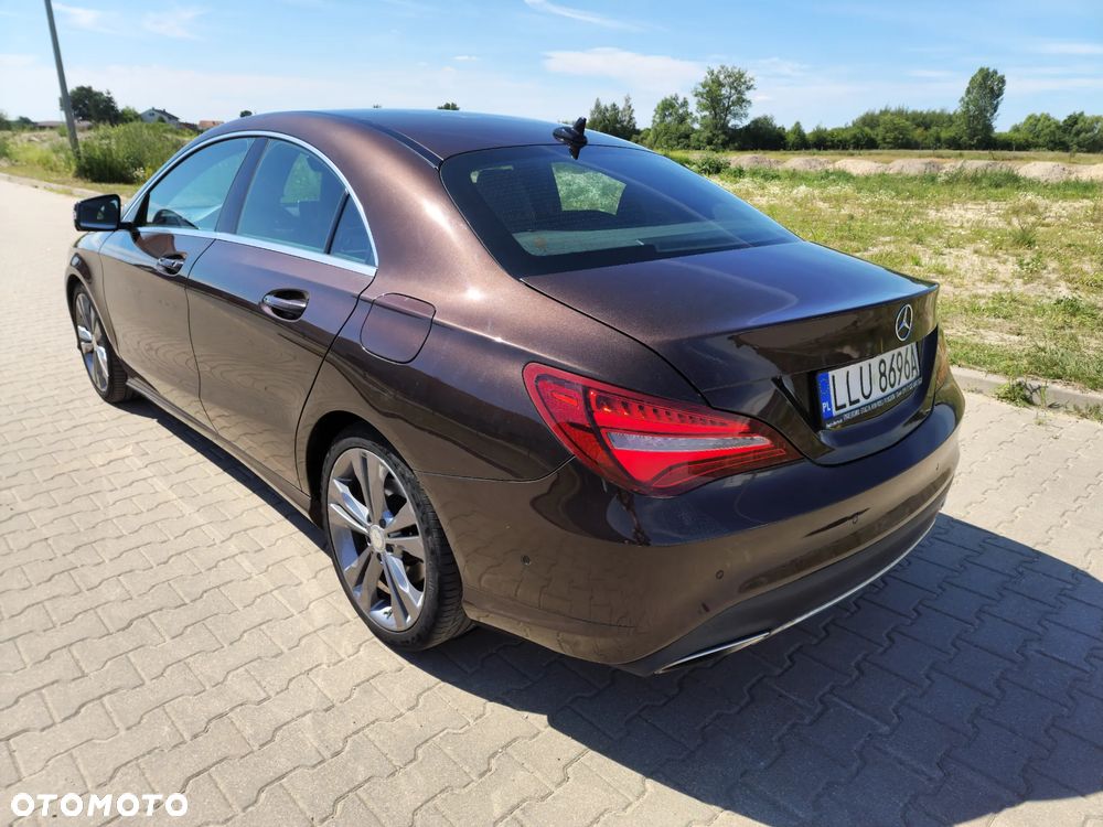 Mercedes-Benz CLA 180 7G-DCT - 4