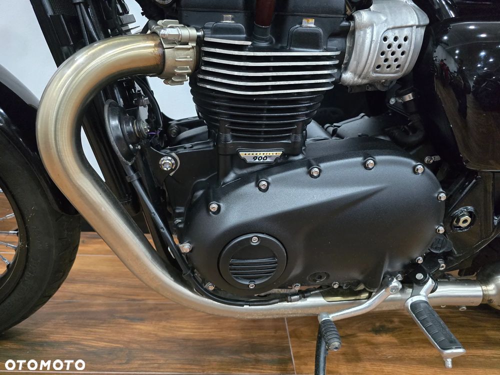 Triumph Bonneville - 13