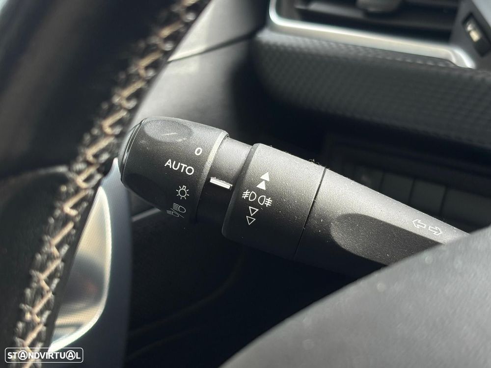Peugeot 2008 1.6 BlueHDi Allure - 23