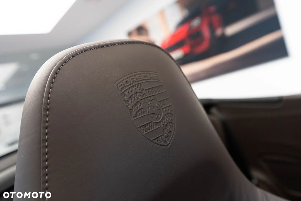 Porsche 911 Carrera PDK - 30