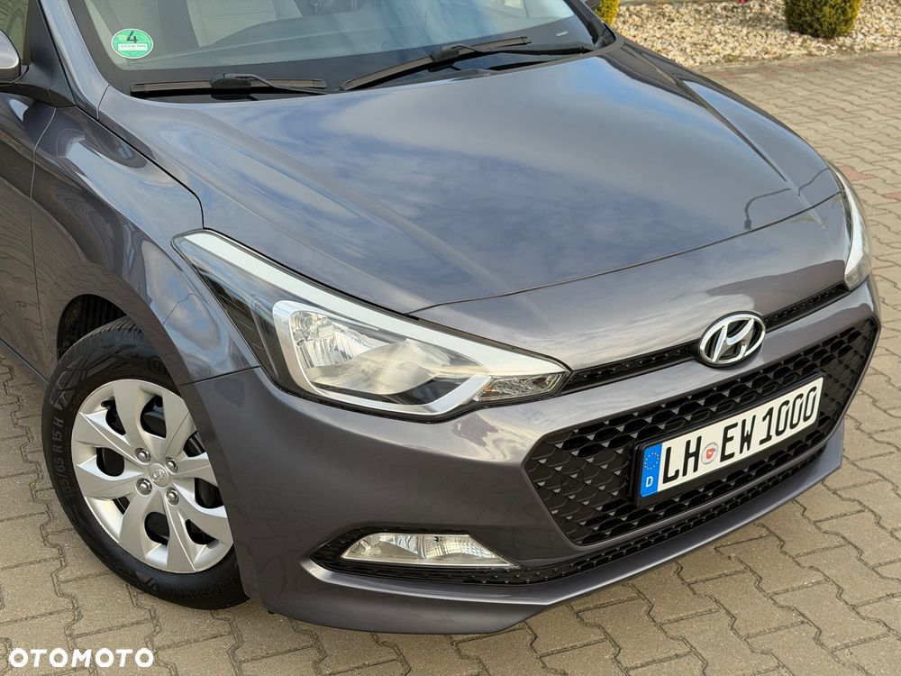 Hyundai i20 blue 1.2 YES Gold - 10