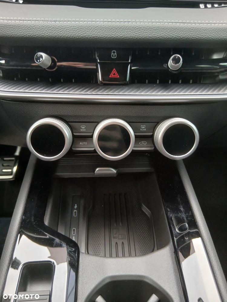 Skoda Superb 2.0 TSI 4x4 Sportline DSG - 25