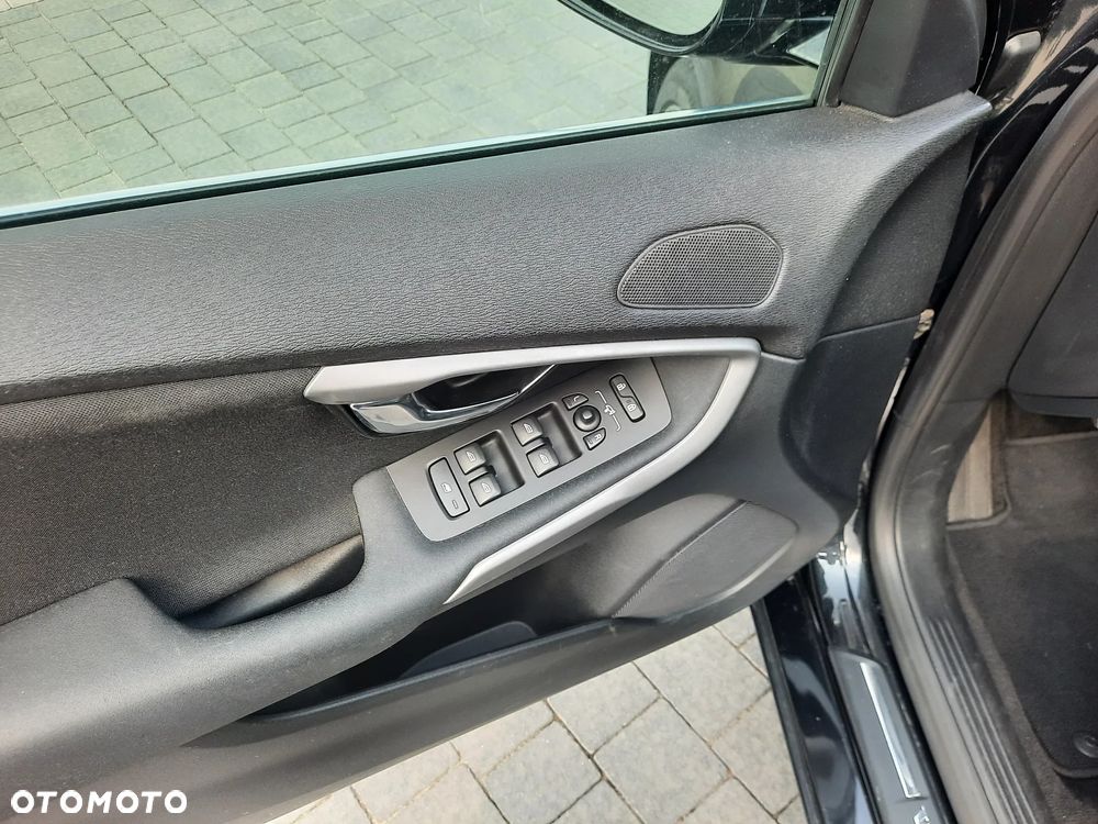 Volvo V40 D3 Momentum - 23