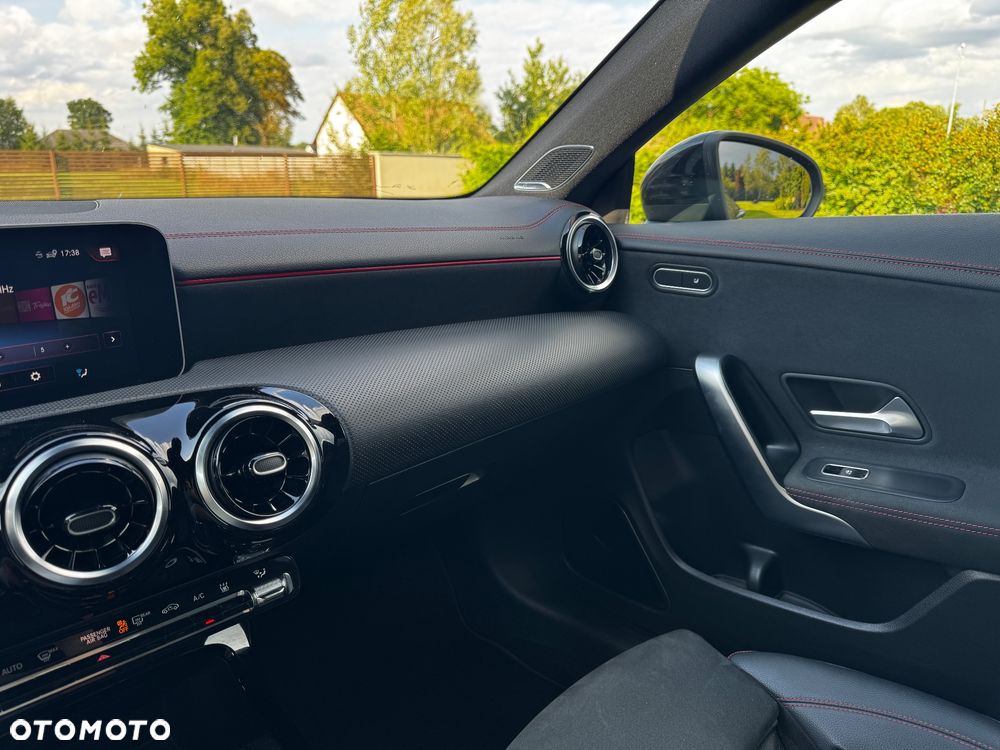 Mercedes-Benz CLA 250 4-Matic 7G-DCT - 19