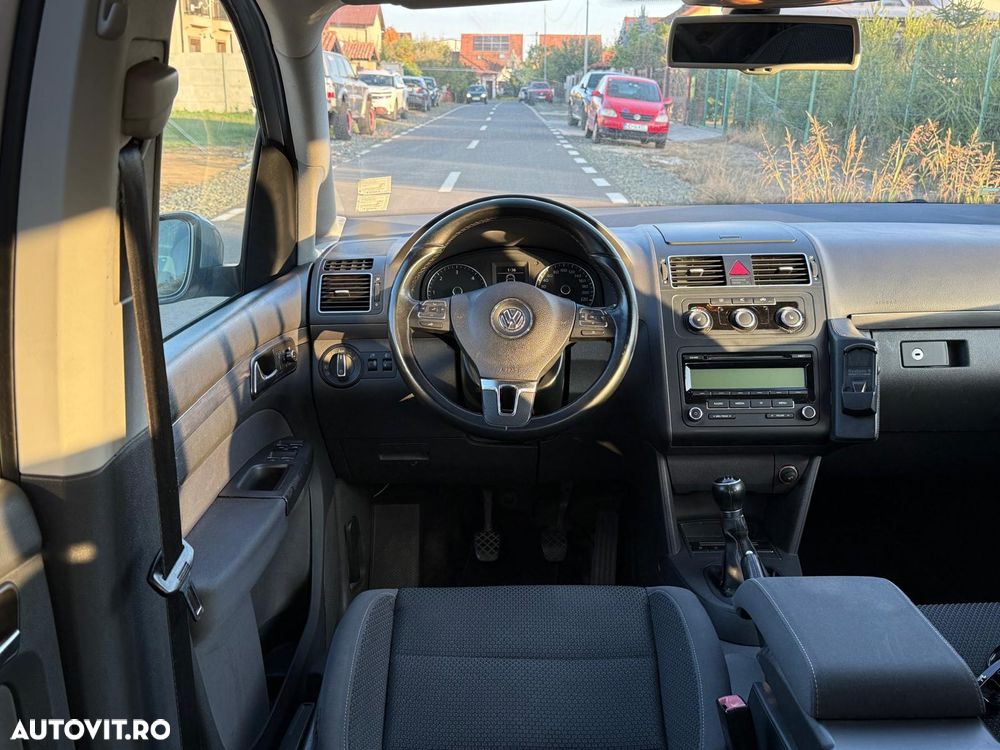 Volkswagen Touran - 23