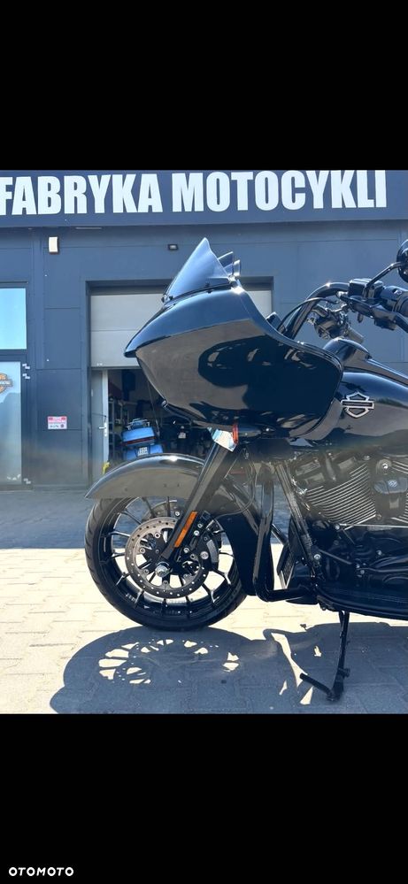 Harley-Davidson Touring Road Glide - 4