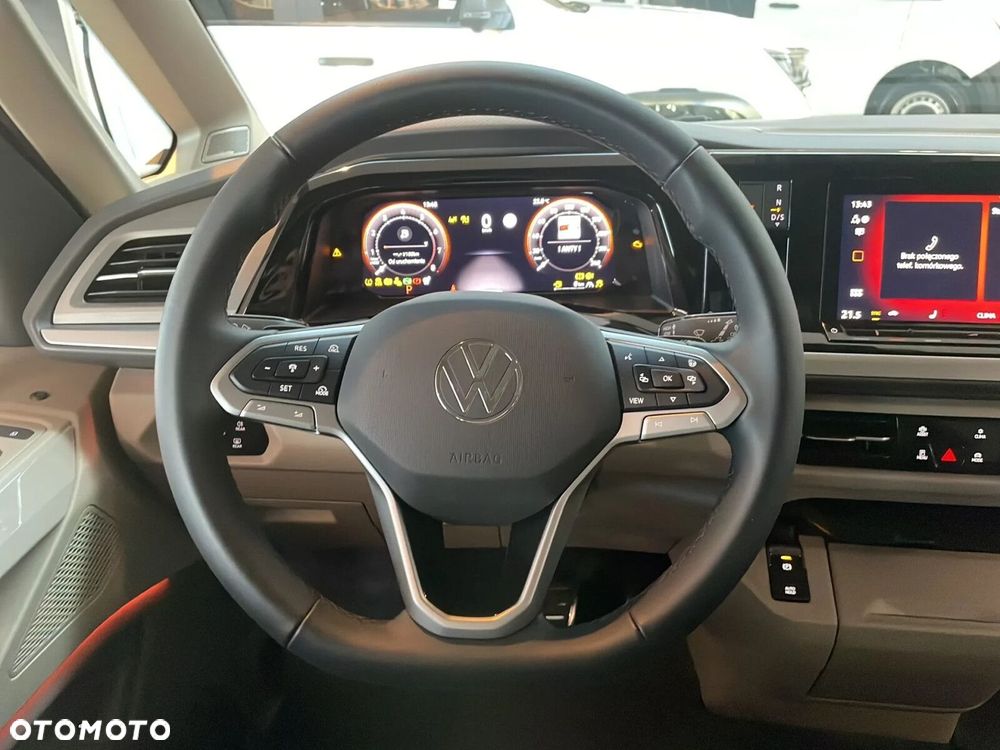 Volkswagen Multivan - 12