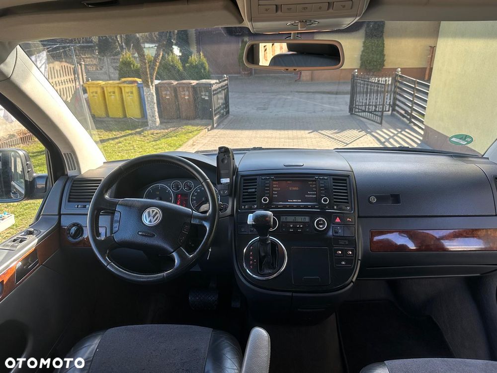 Volkswagen Multivan - 17