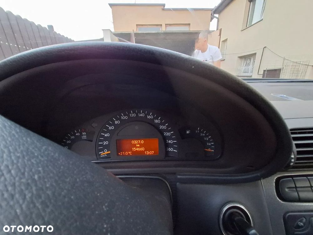 Mercedes-Benz Klasa C 200 T CDI Elegance - 4