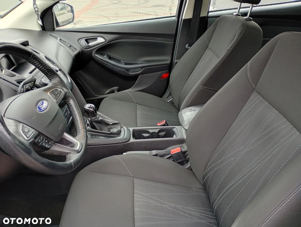 Ford Focus - 8