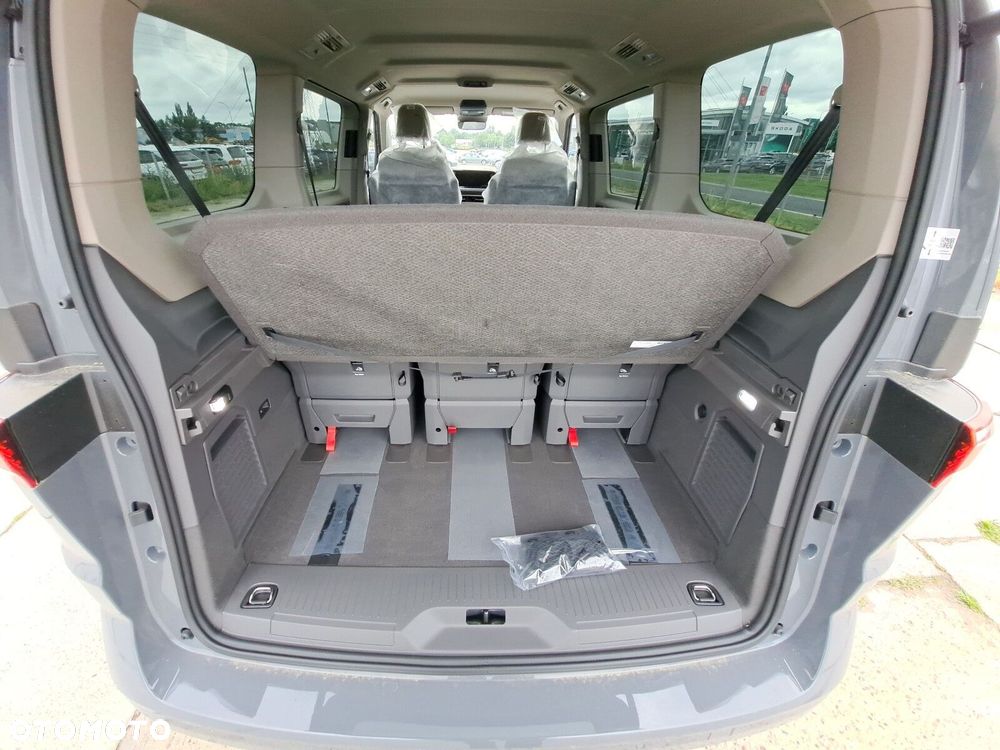 Volkswagen Multivan - 18