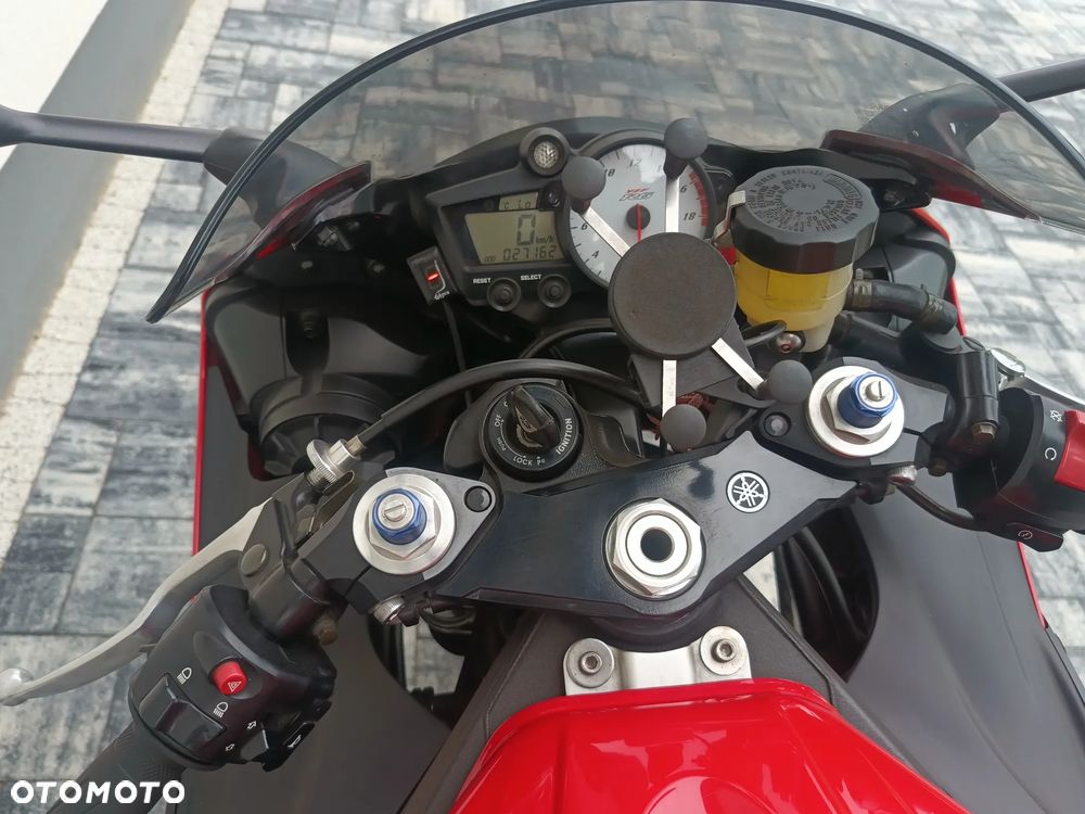 Yamaha R6 - 6