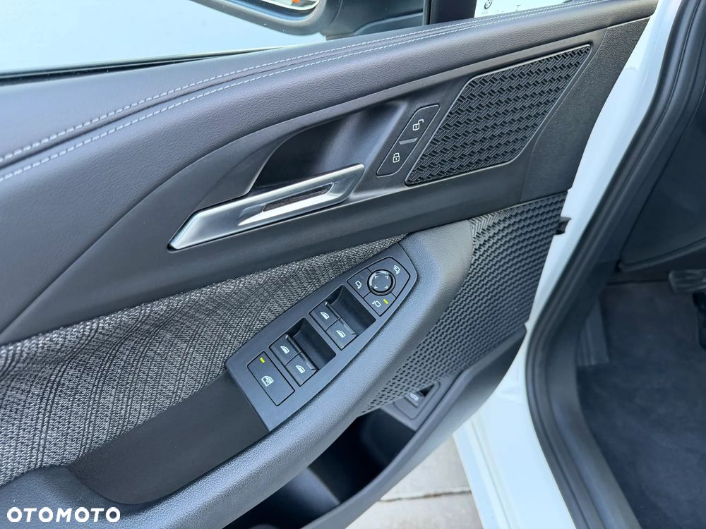 BMW Seria 2 218d - 27