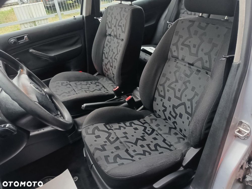 Volkswagen Golf 1.6 Basis - 13