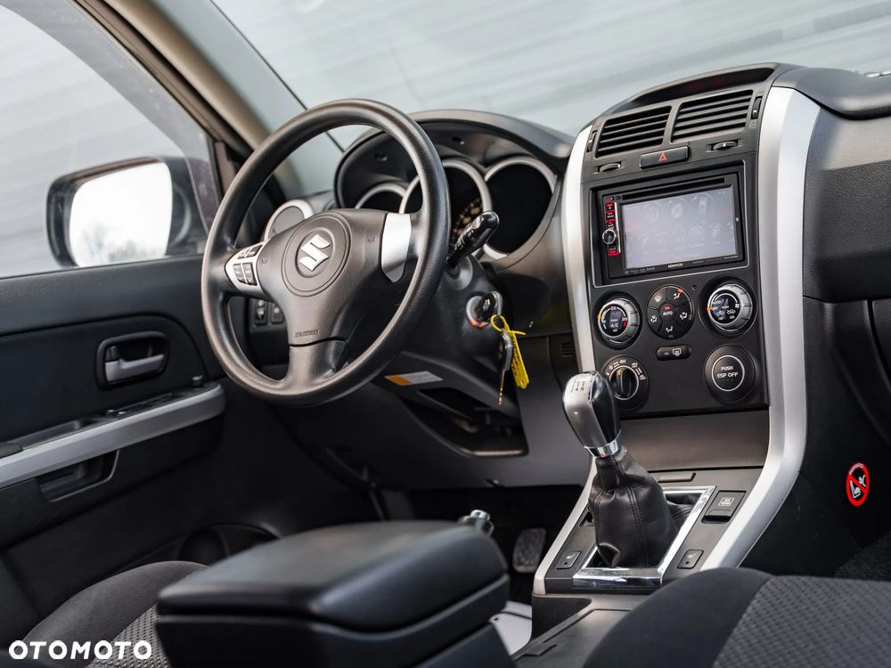 Suzuki Grand Vitara 2.0 Comfort + Family - 20