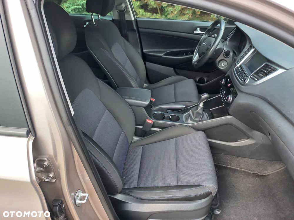 Hyundai Tucson blue 1.7 CRDi 2WD Style - 25