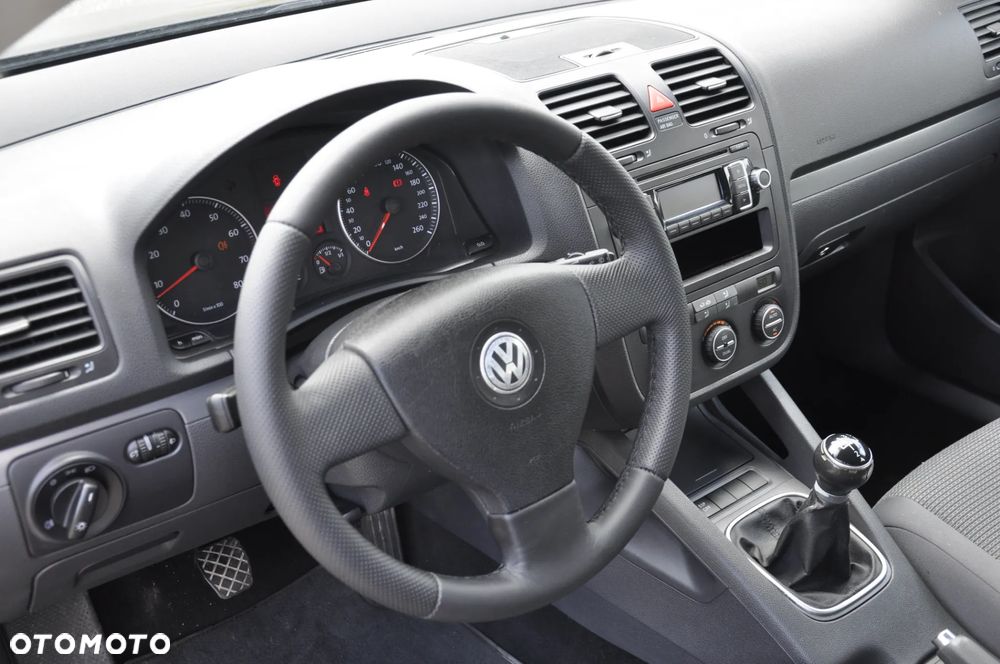 Volkswagen Golf 1.6 Comfortline - 17