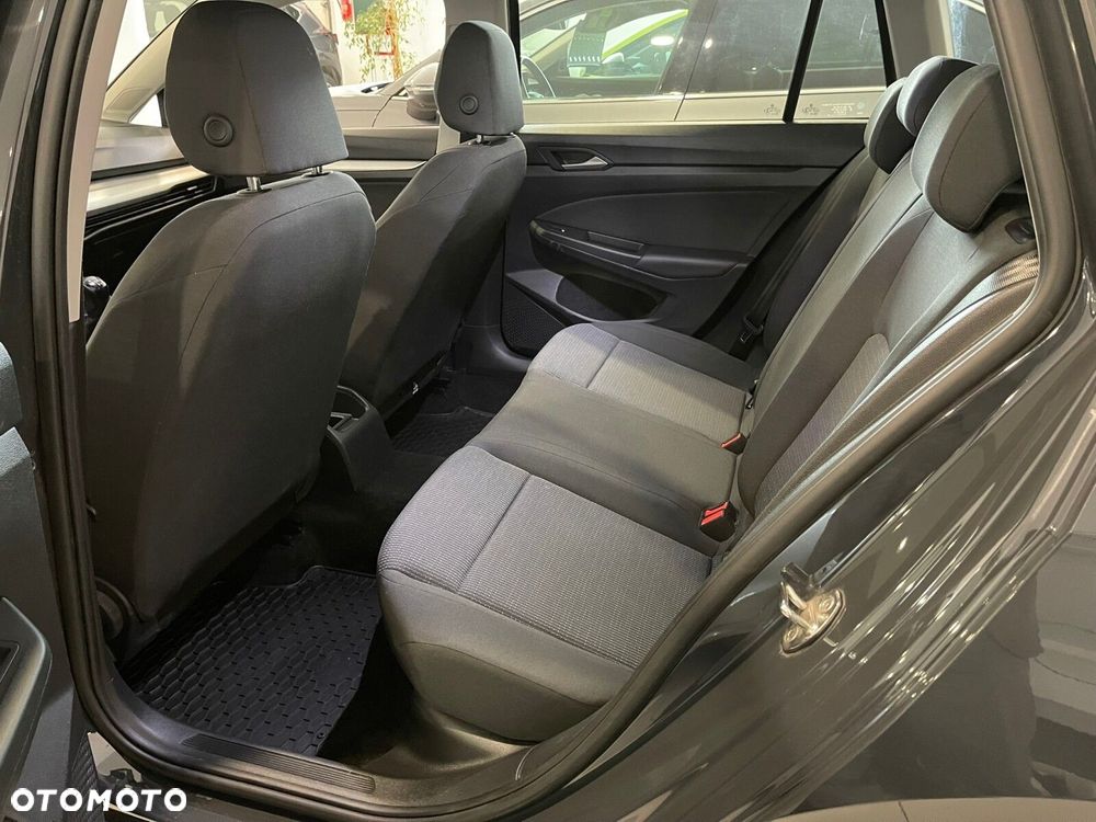 Volkswagen Golf Variant - 11