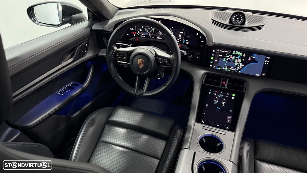 Porsche Taycan Sport Turismo GTS - 18