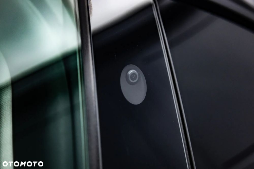 Tesla Y Performance AWD - 12