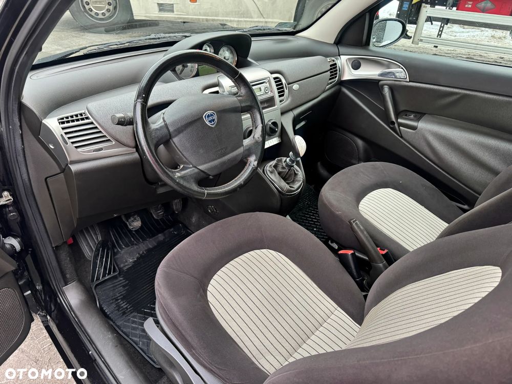 Lancia Ypsilon Y 1.4 8v Oro - 7