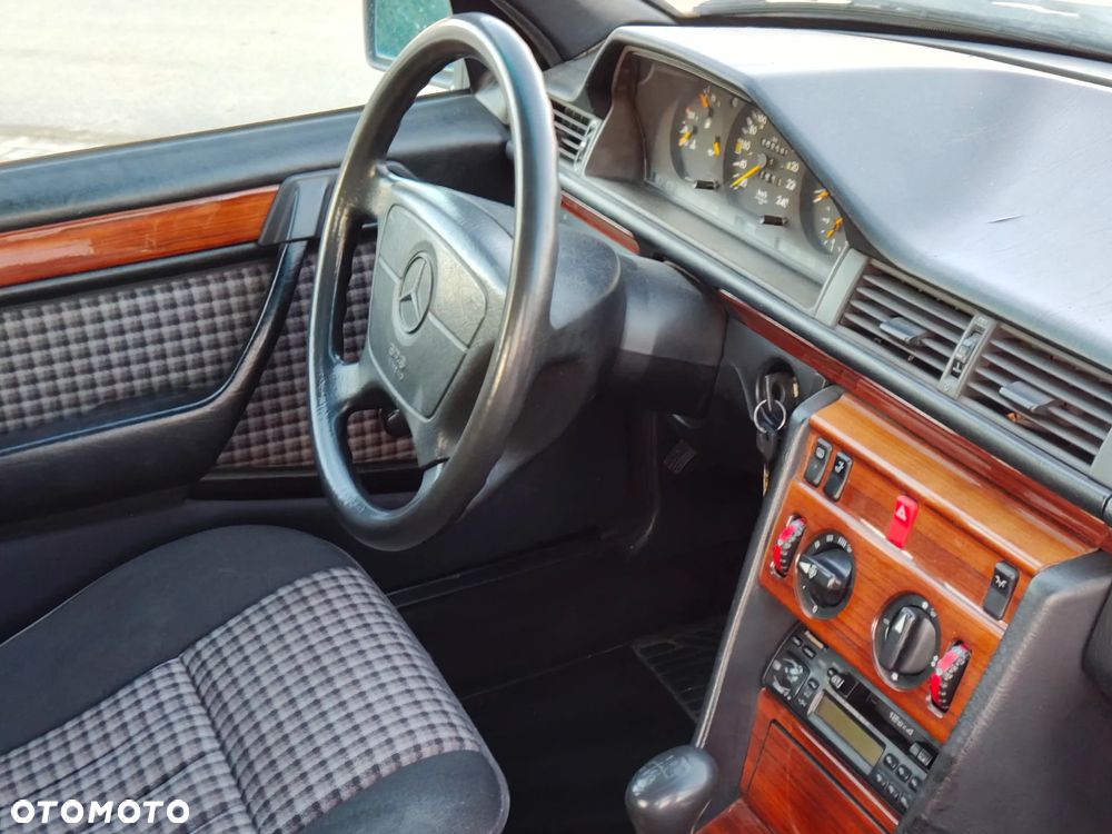 Mercedes-Benz W124 (1984-1993) - 10
