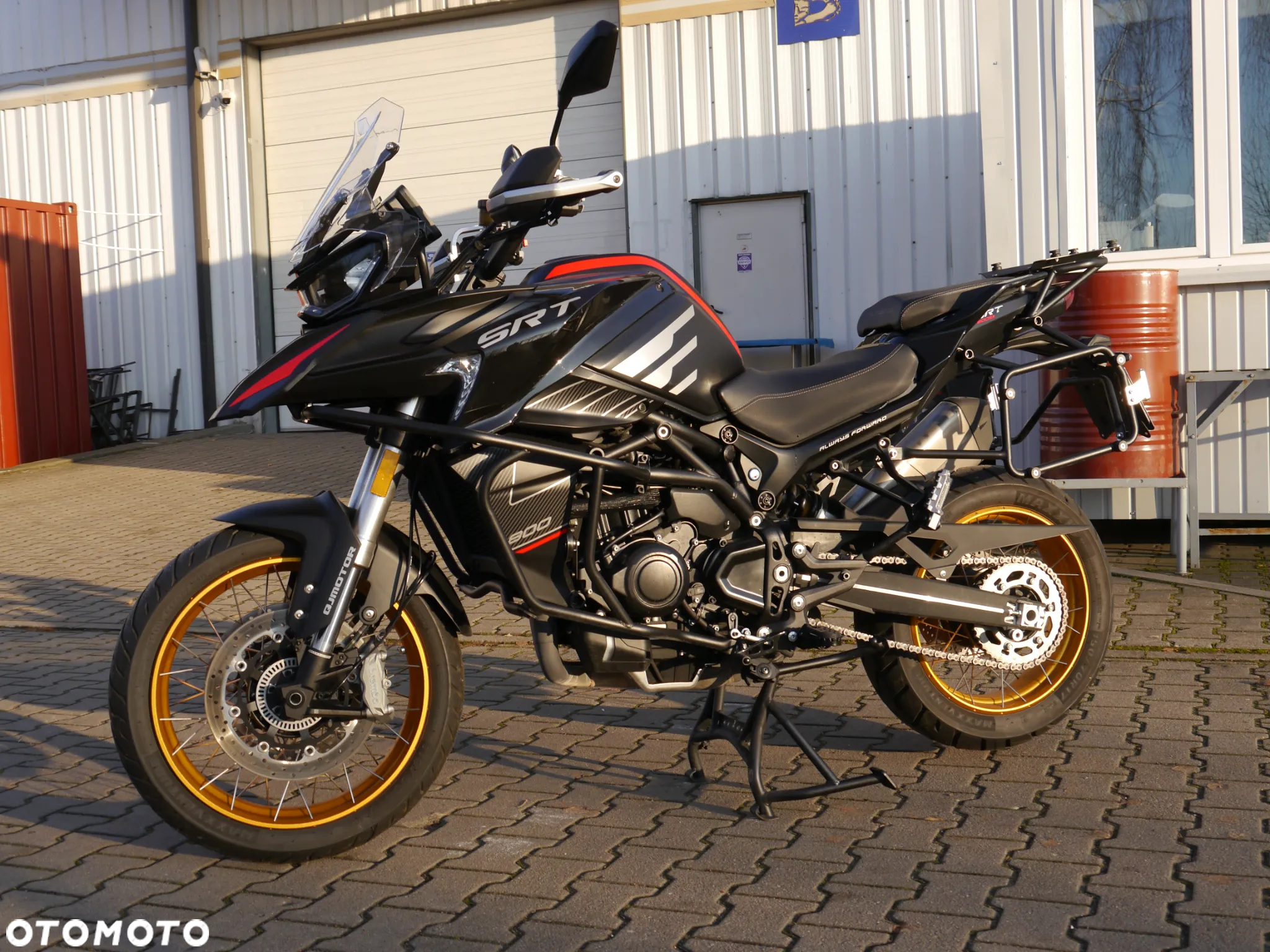 QJMOTOR SRT 800S - 5