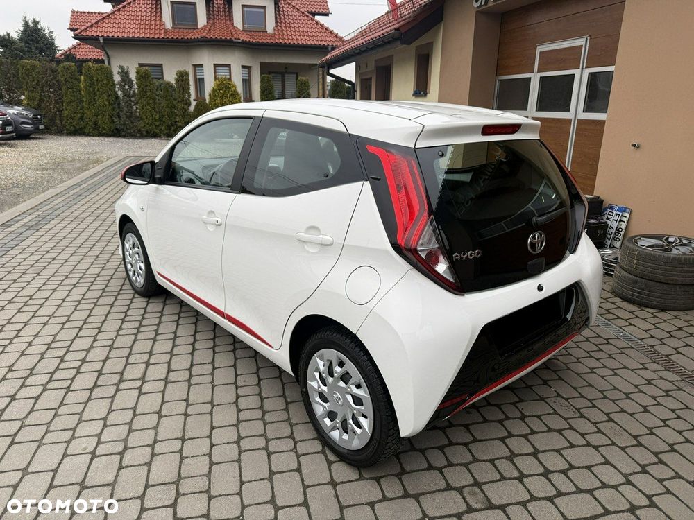 Toyota Aygo x-play - 11