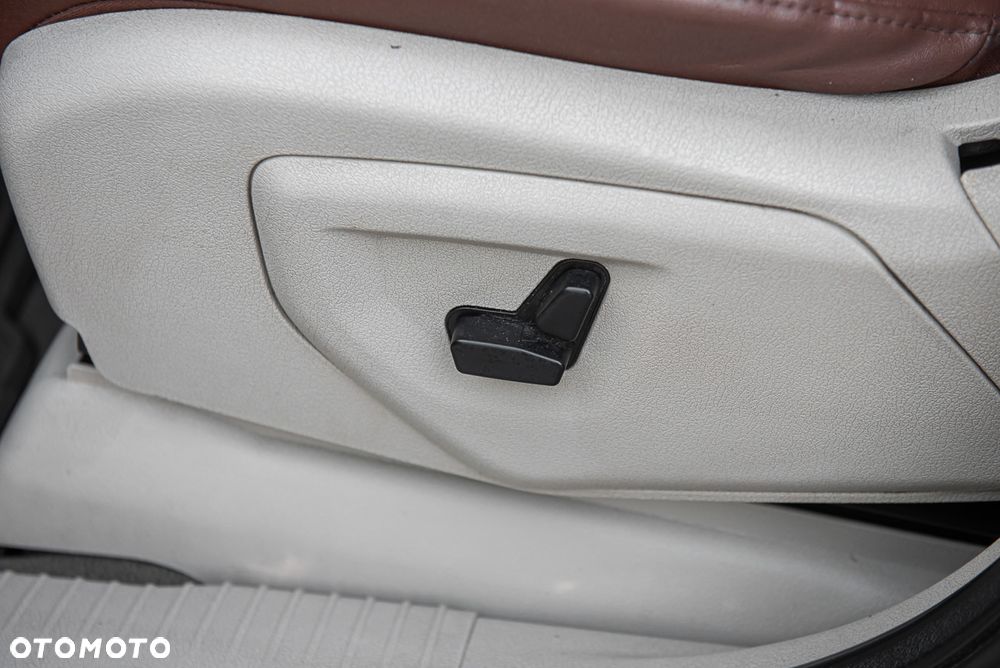 Jeep Commander 5.7 V8 HEMI Automatik Limited - 17