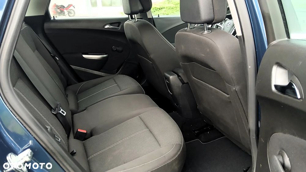 Opel Astra 1.4 T Sport - 11