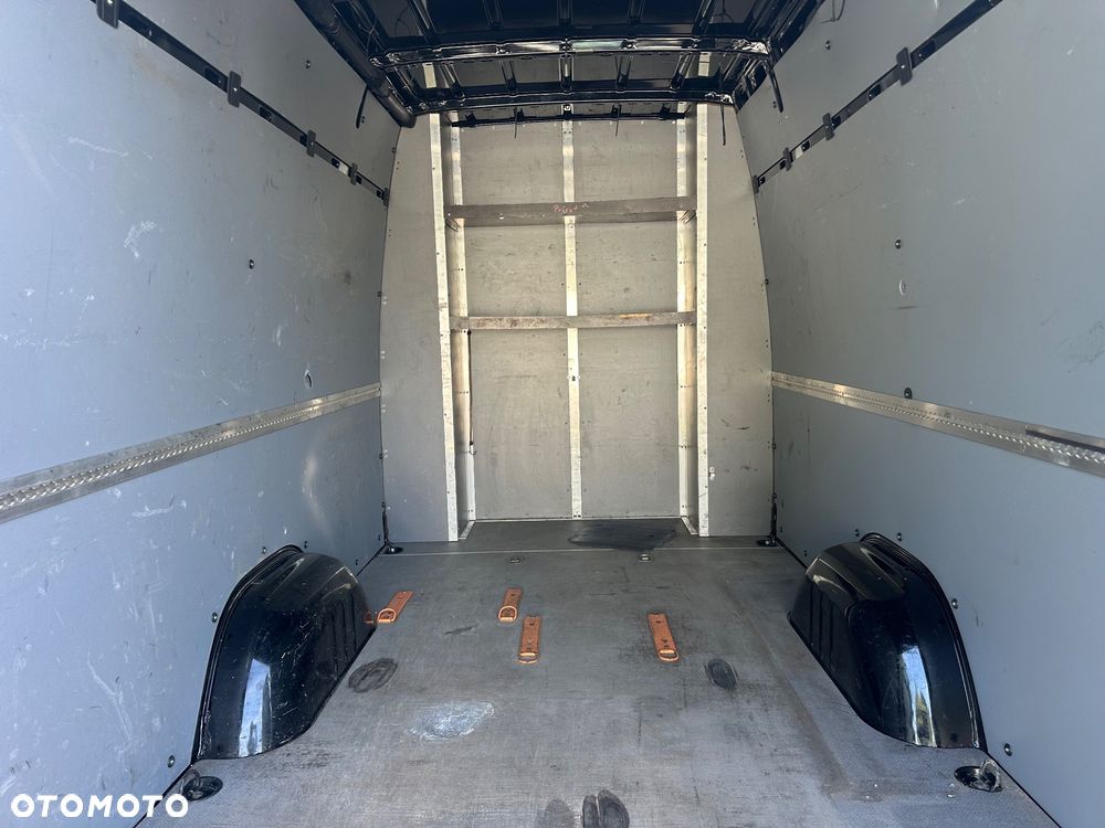 Volkswagen Crafter 2.0tdi 136ps 6oso brygadowka Maxi czarna - 17