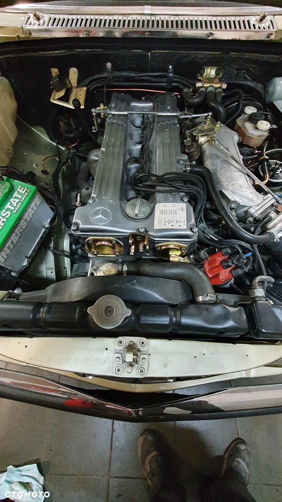Mercedes-Benz 280 - 12