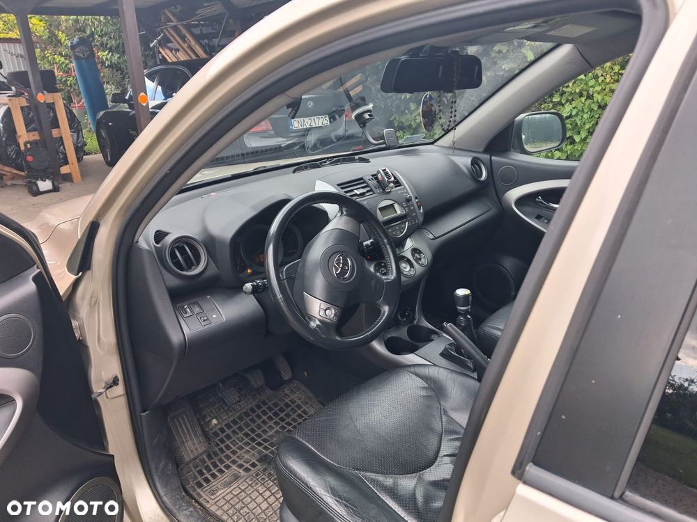 Toyota RAV4 2.2 D-4D Sol - 12
