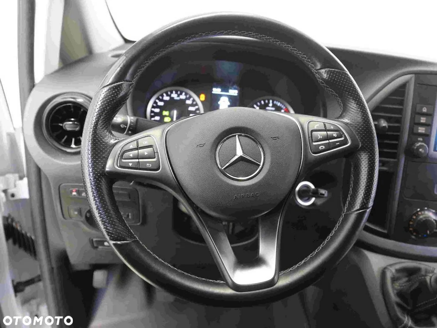 Mercedes-Benz Vito - 10