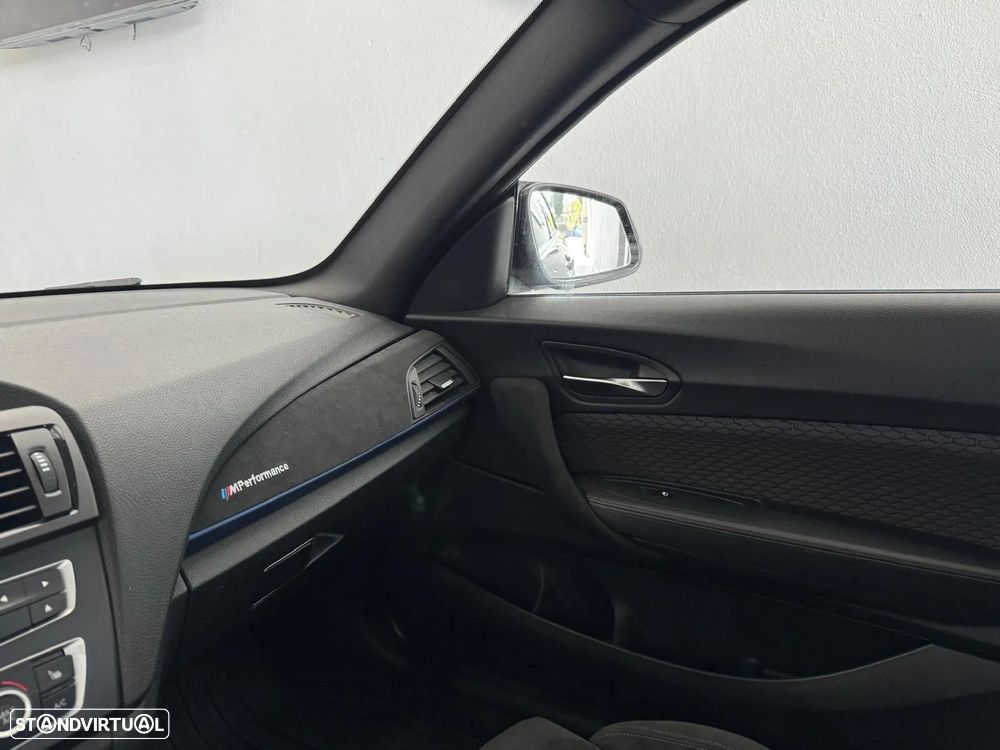 BMW 118 d xDrive Pack M - 18