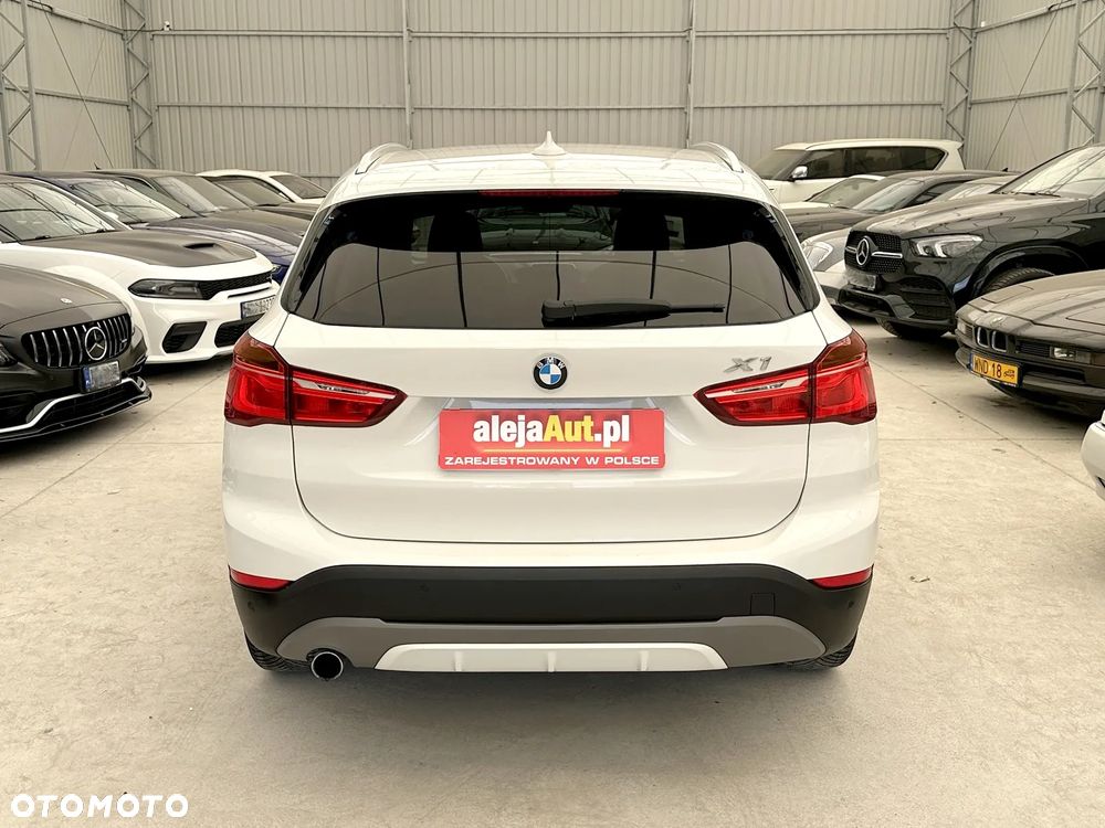 BMW X1 xDrive18d xLine - 11