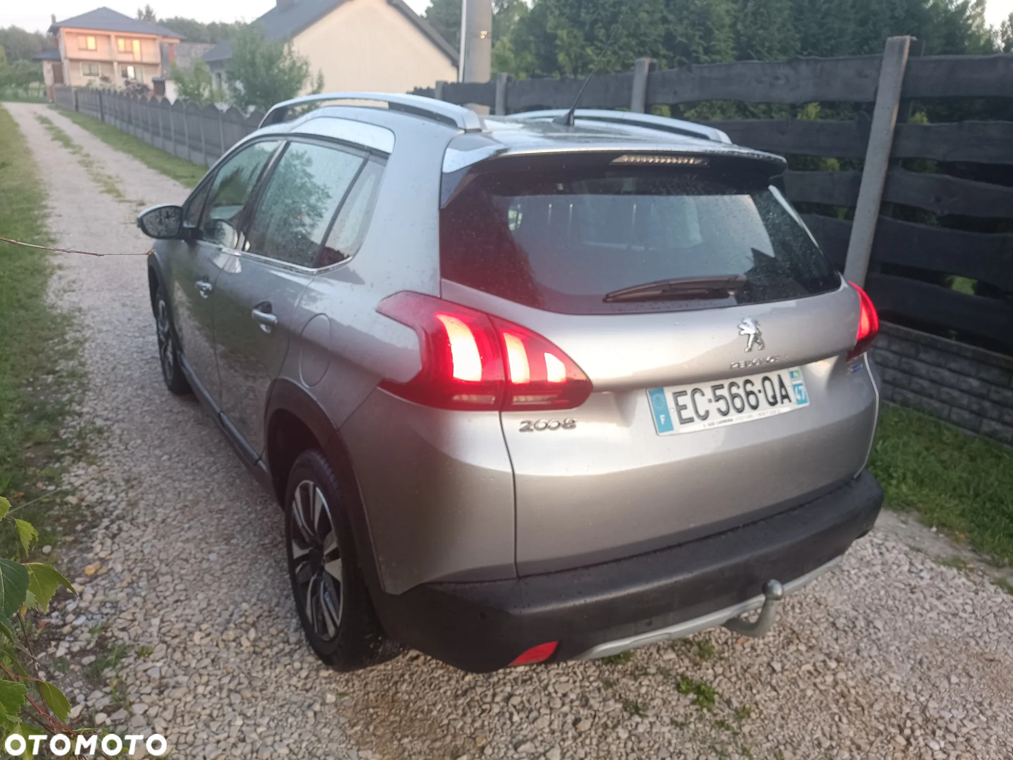 Peugeot 2008 BlueHDi 100 STOP & START Allure - 6